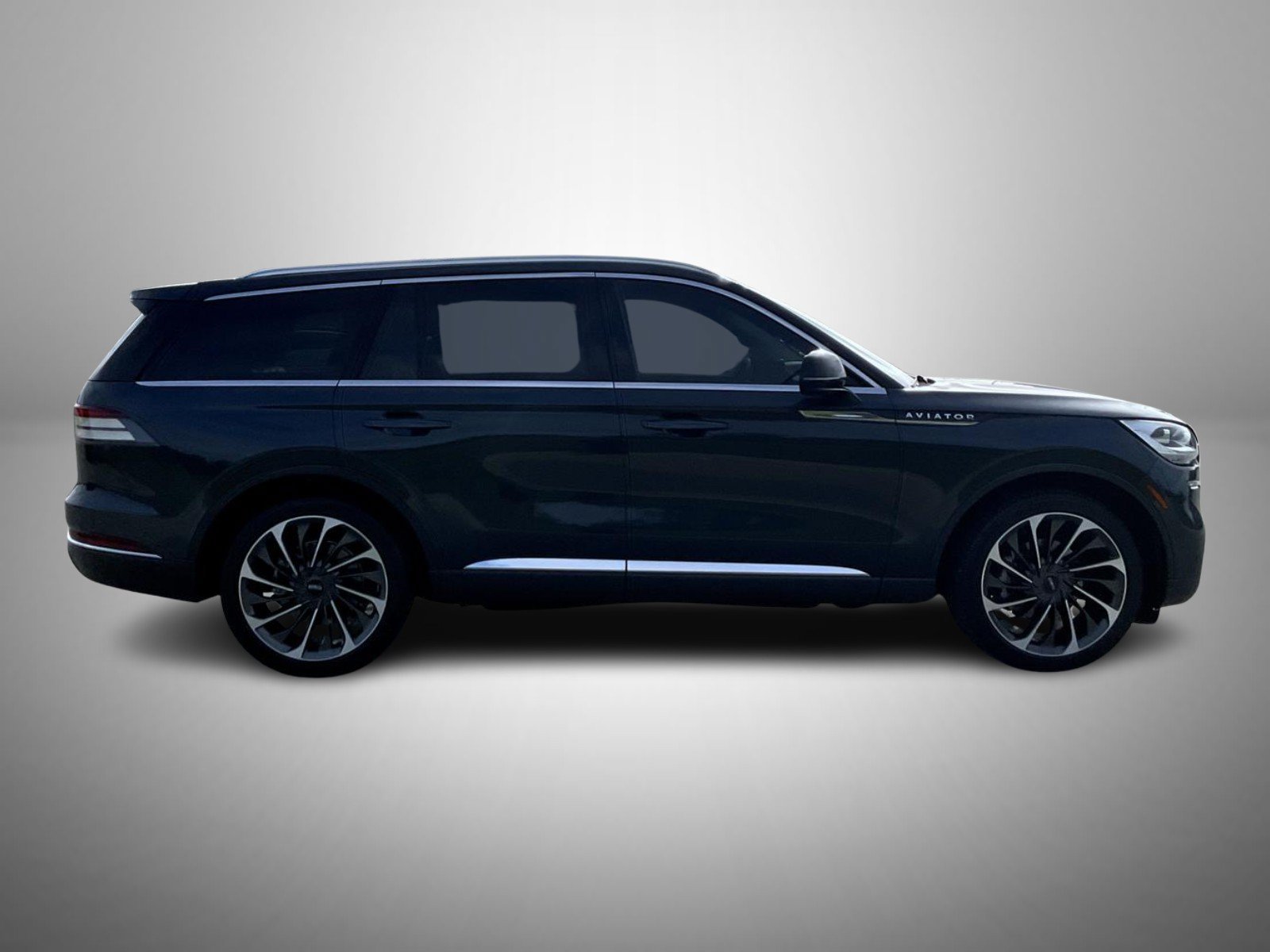 Certified 2022 Lincoln Aviator Reserve w/ Equipment Group 201A AWD/4WD image 4