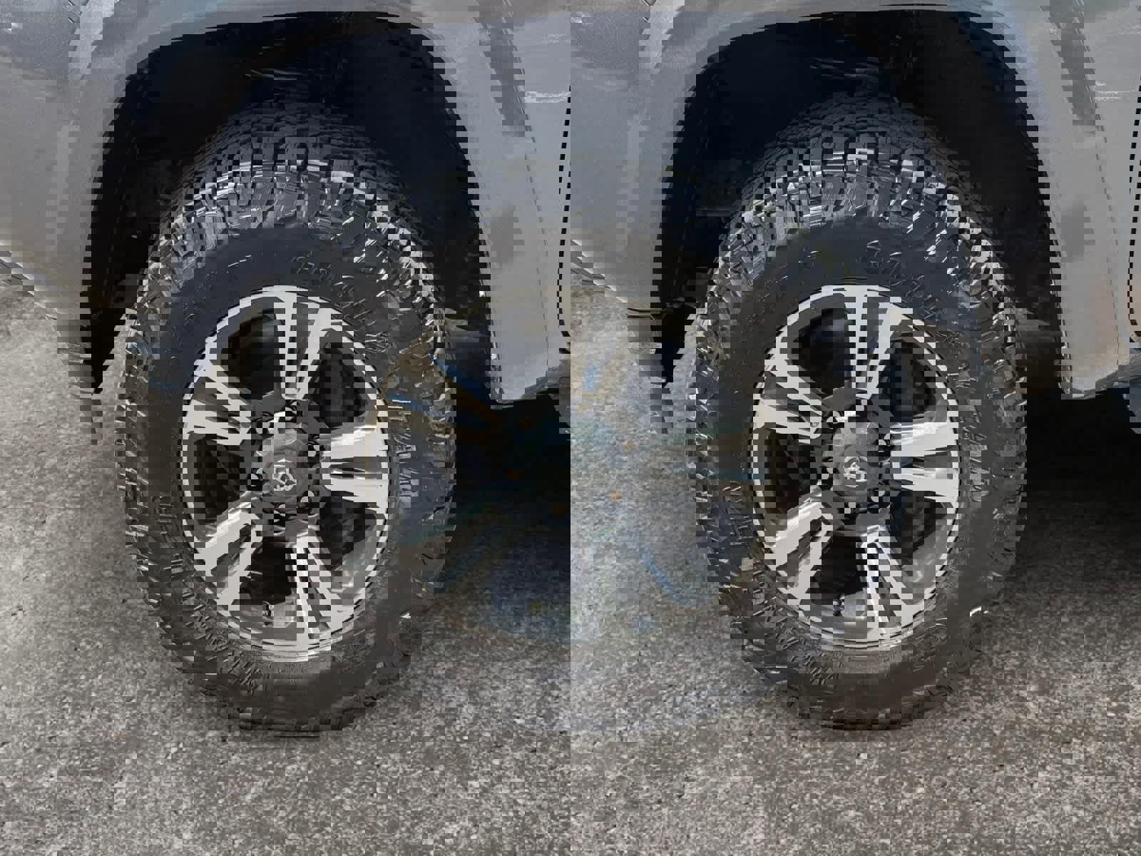 Used 2019 Toyota Tacoma TRD Sport AWD/4WD image 14