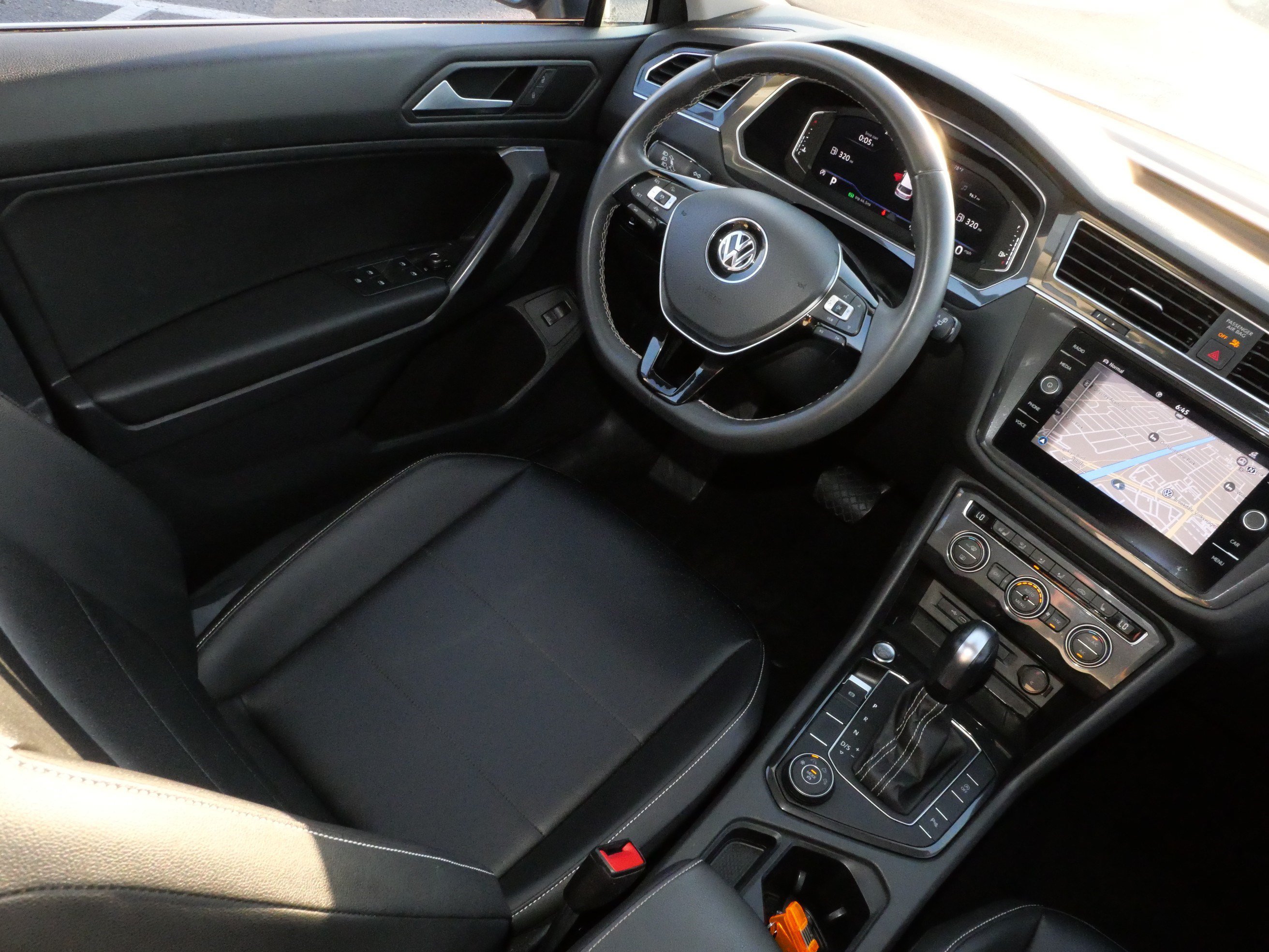 Used 2021 Volkswagen Tiguan SEL w/ 2-Row Tiguan MDO Package AWD/4WD image 9