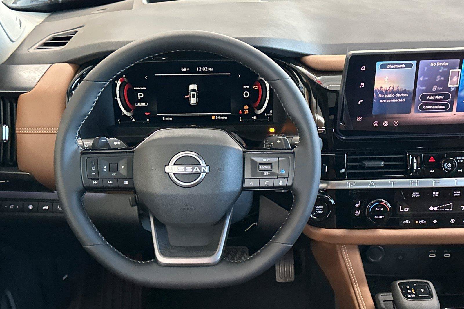 New 2026 Nissan Pathfinder Platinum AWD/4WD image 13
