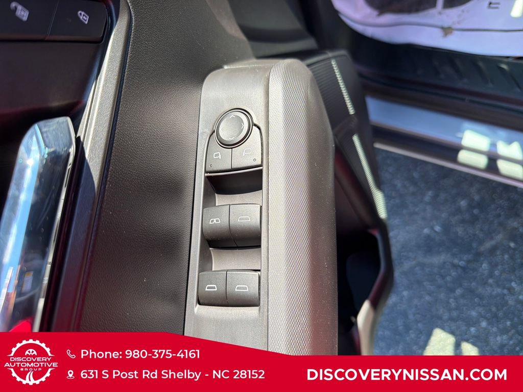 Used 2023 Chevrolet Colorado LT w/ LT Convenience Package RWD image 12