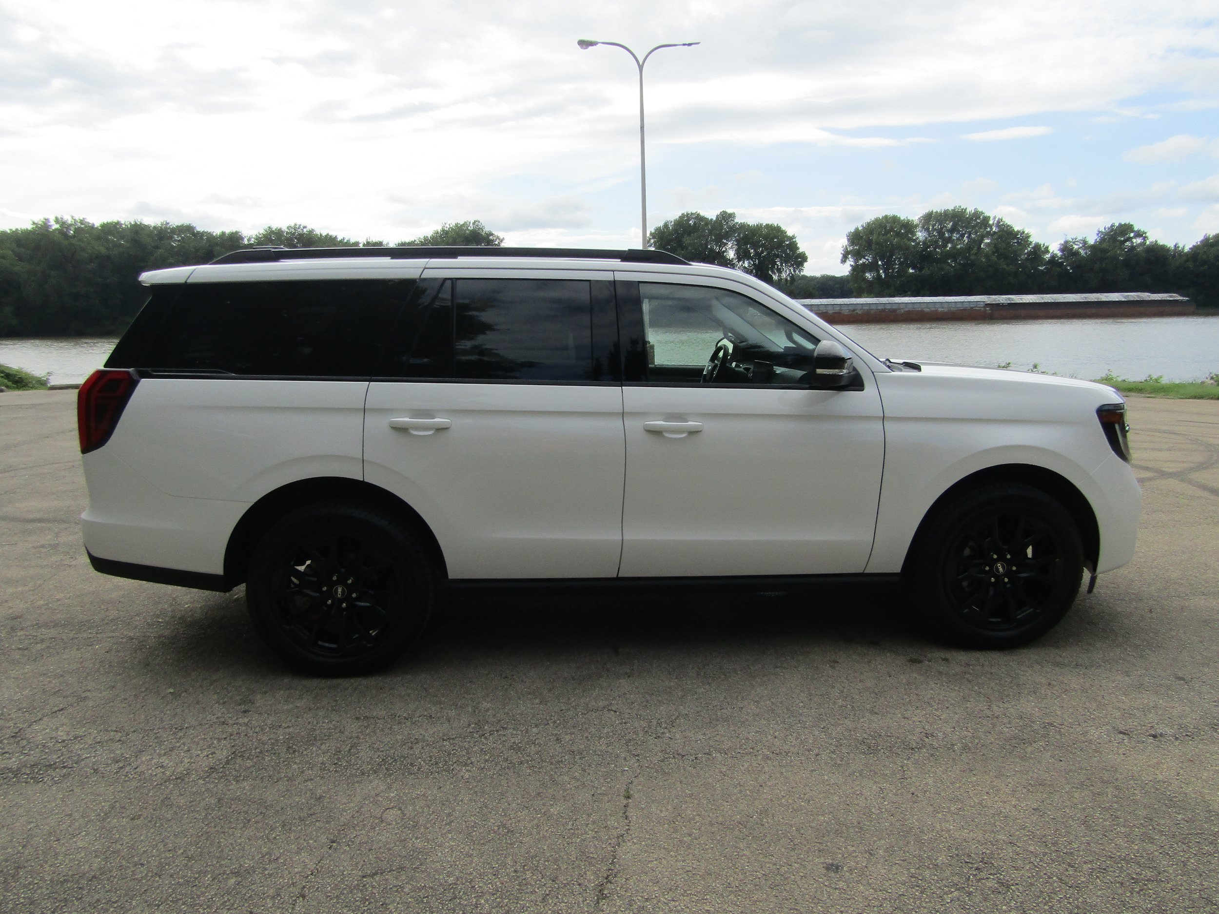 New 2027 Ford Expedition Platinum AWD/4WD image 5