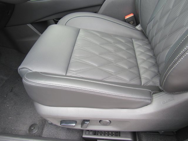 New 2026 Nissan Rogue Platinum image 13