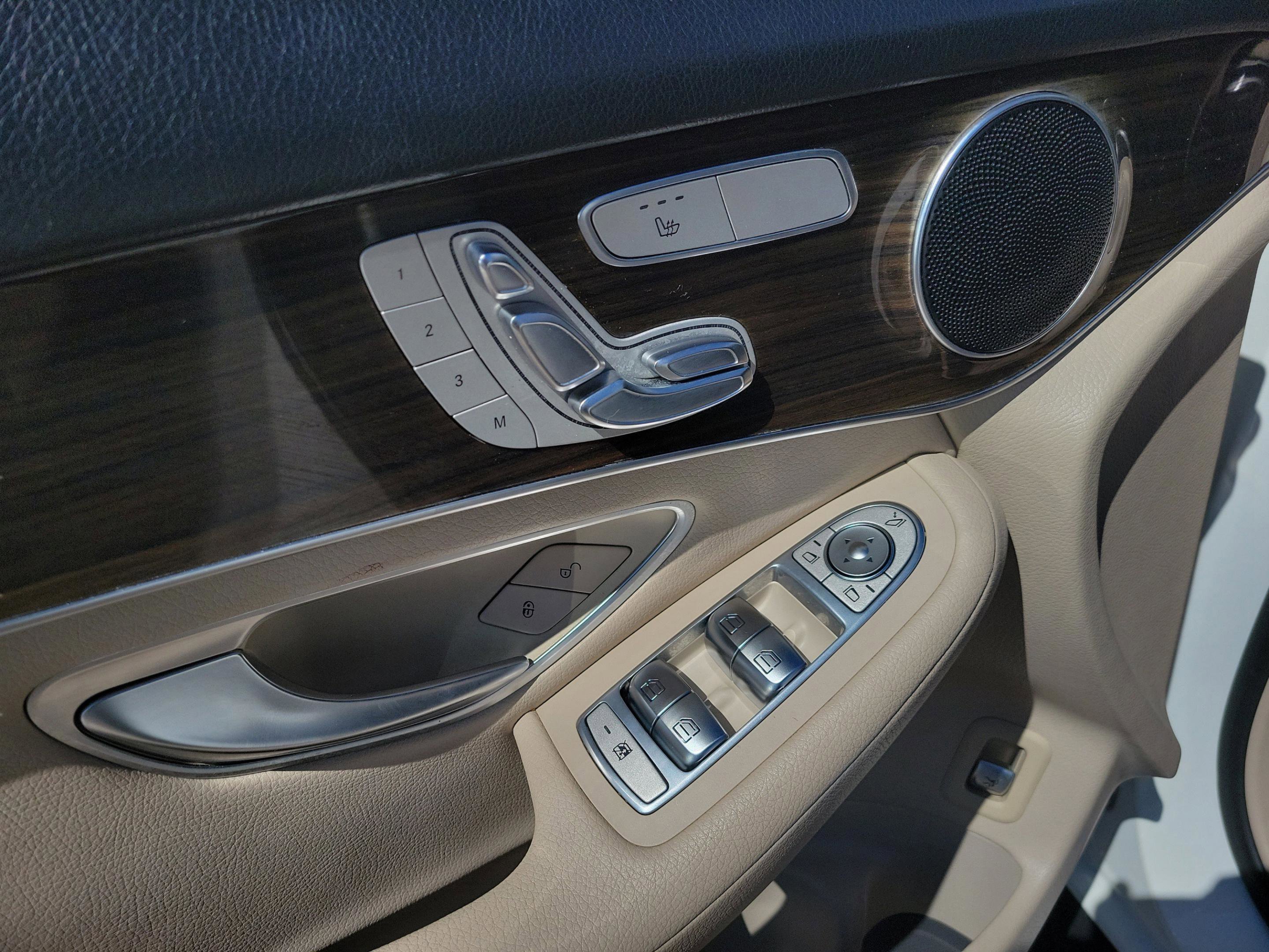 Used 2019 Mercedes-Benz GLC 300 image 14