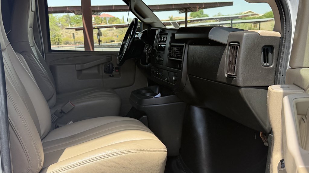 Used 2023 GMC Savana 2500 w/ Driver Convenience Package RWD image 18