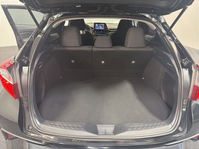 Used 2021 Toyota C-HR LE FWD image 25