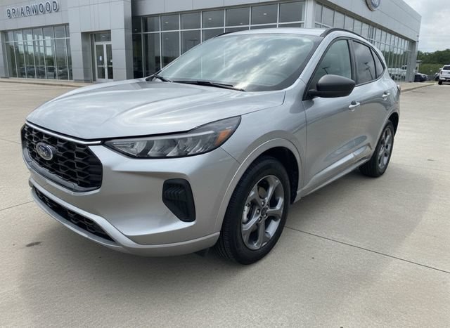 Used 2023 Ford Escape ST-Line w/ Tech Pack #1 AWD/4WD image 1
