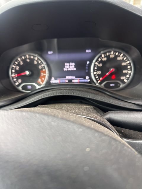 Used 2020 Jeep Renegade Altitude w/ UConnect 8.4 Nav Group FWD image 18