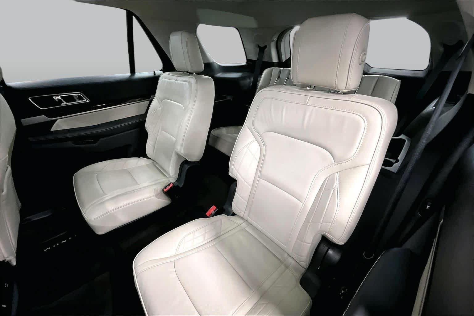 Used 2018 Ford Explorer Platinum AWD/4WD image 19