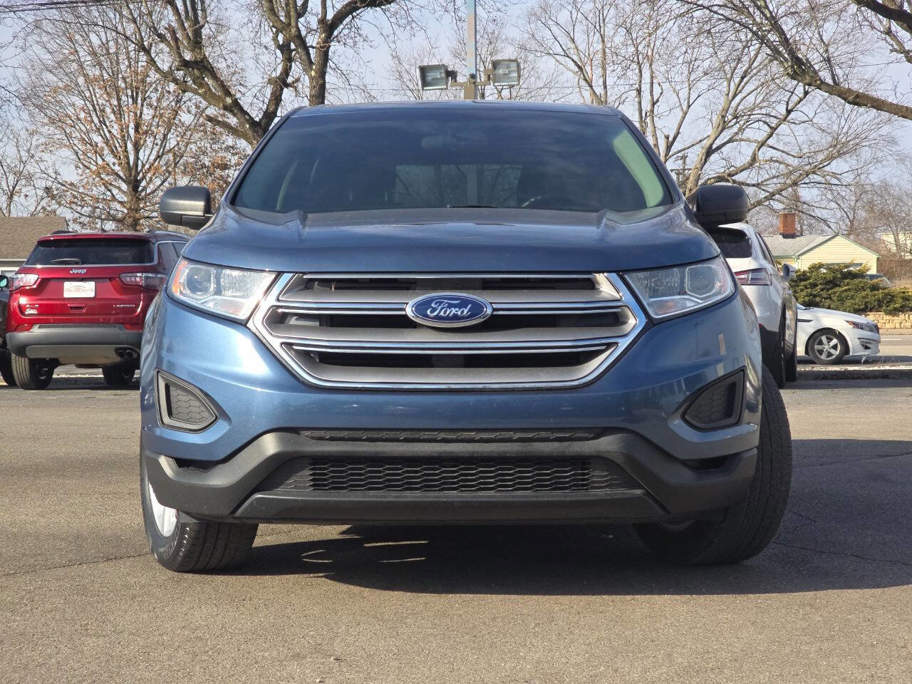 Used 2018 Ford Edge SE image 3