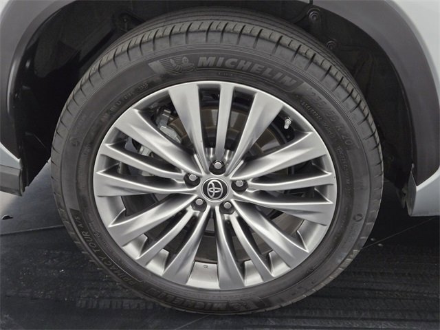 Used 2021 Toyota Highlander Platinum image 10