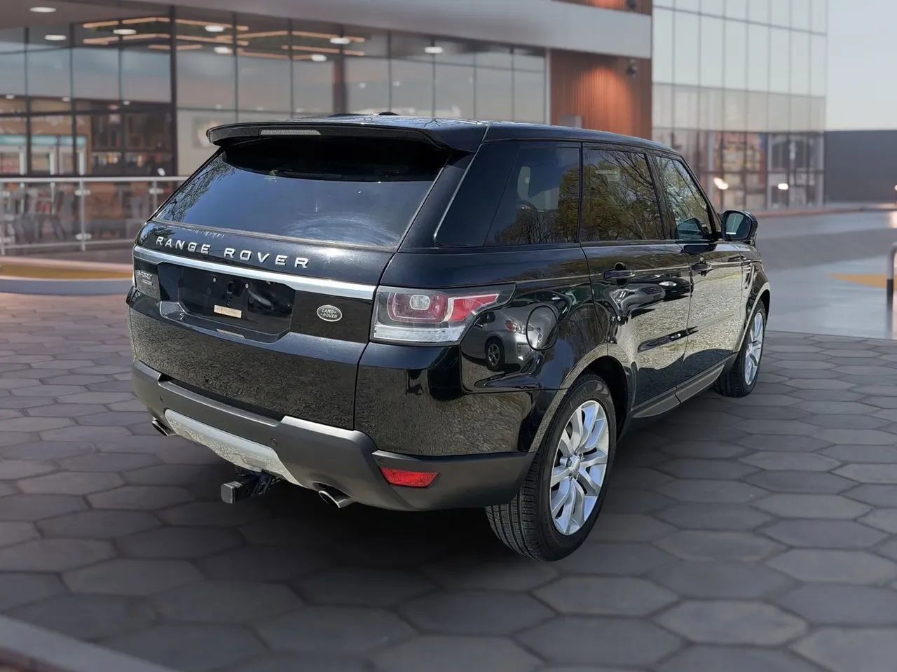 Used 2014 Land Rover Range Rover Sport HSE image 12