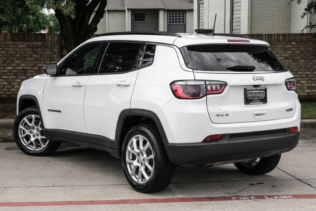 Used 2023 Jeep Compass Latitude AWD/4WD image 19