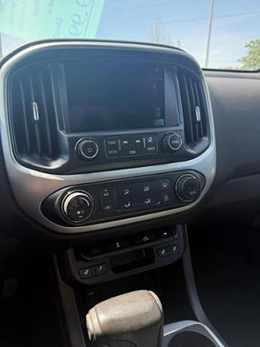 Used 2017 Chevrolet Colorado LT w/ Luxury Package, Chrome AWD/4WD image 9