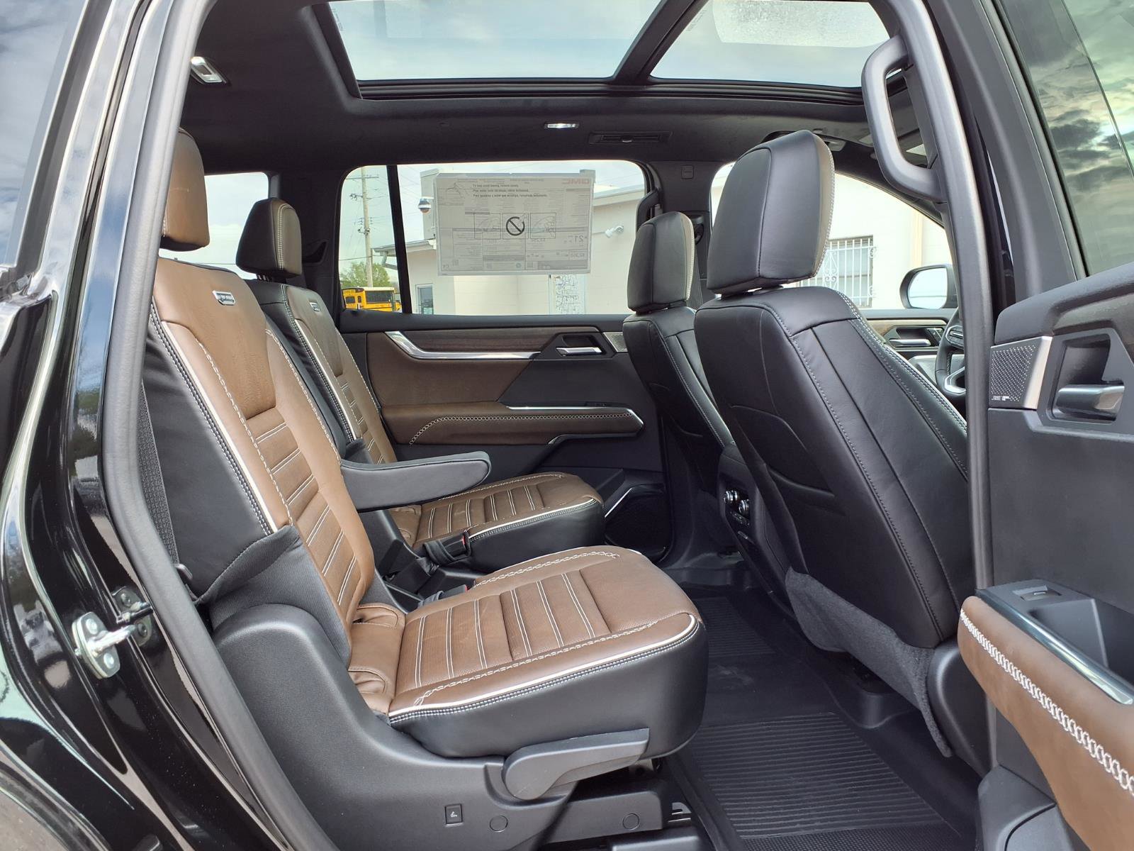 New 2026 GMC Acadia Denali Ultimate w/ LPO, All-Weather Package AWD/4WD image 24