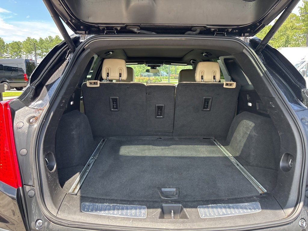 Used 2018 Cadillac XT5 Luxury w/ Driver Awareness Package image 16