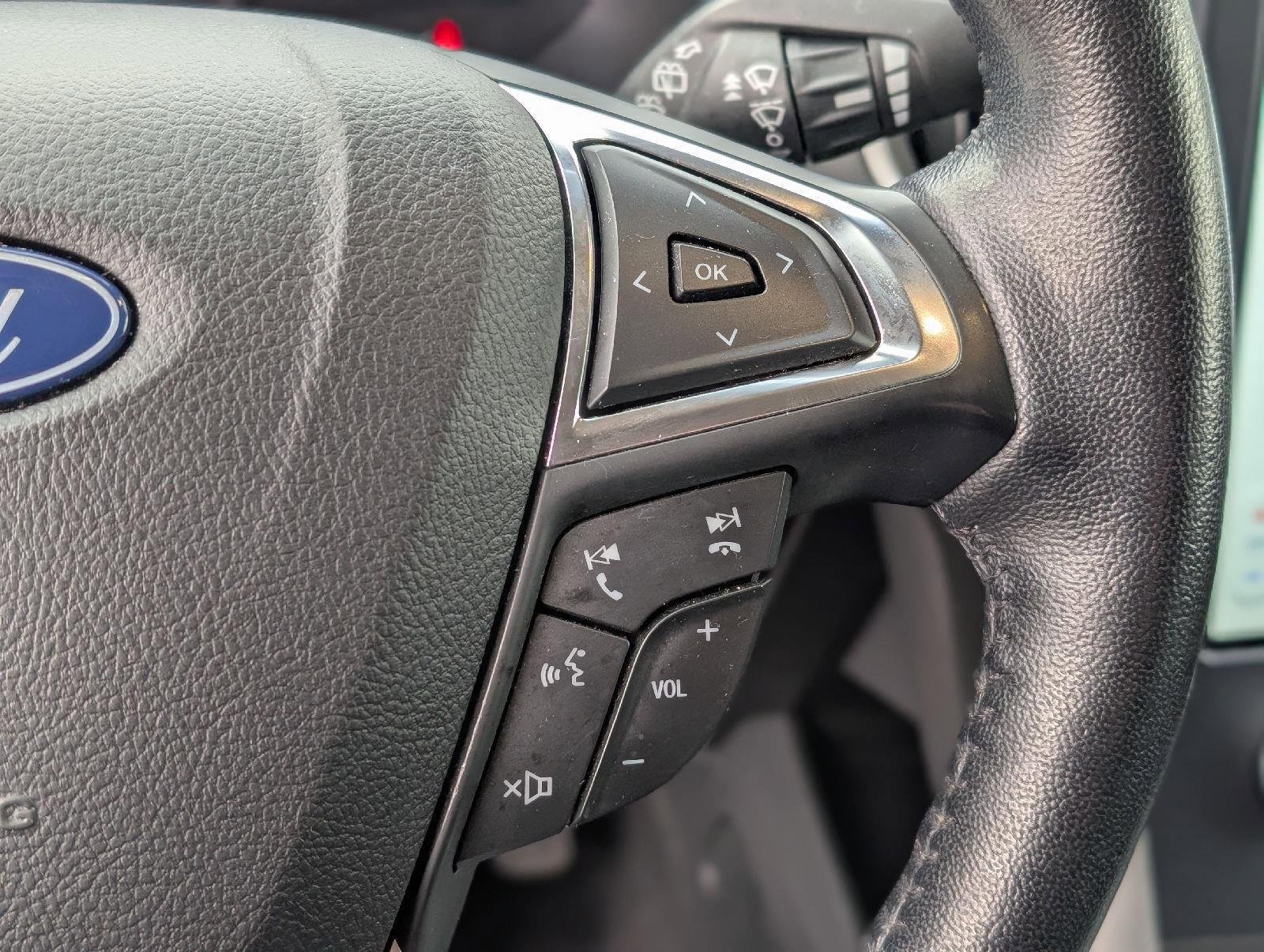 Used 2023 Ford Edge SEL image 26