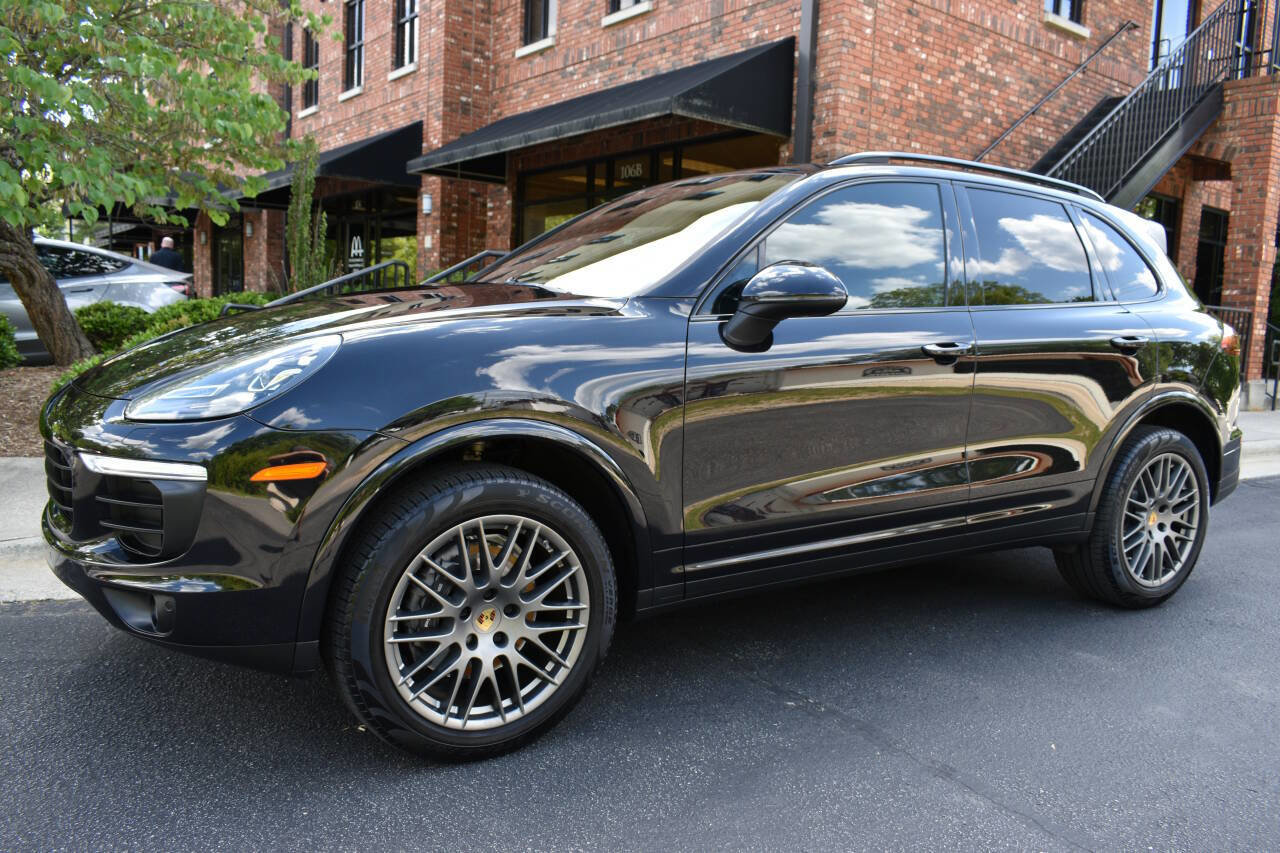 Used 2018 Porsche Cayenne Platinum Edition AWD/4WD image 2