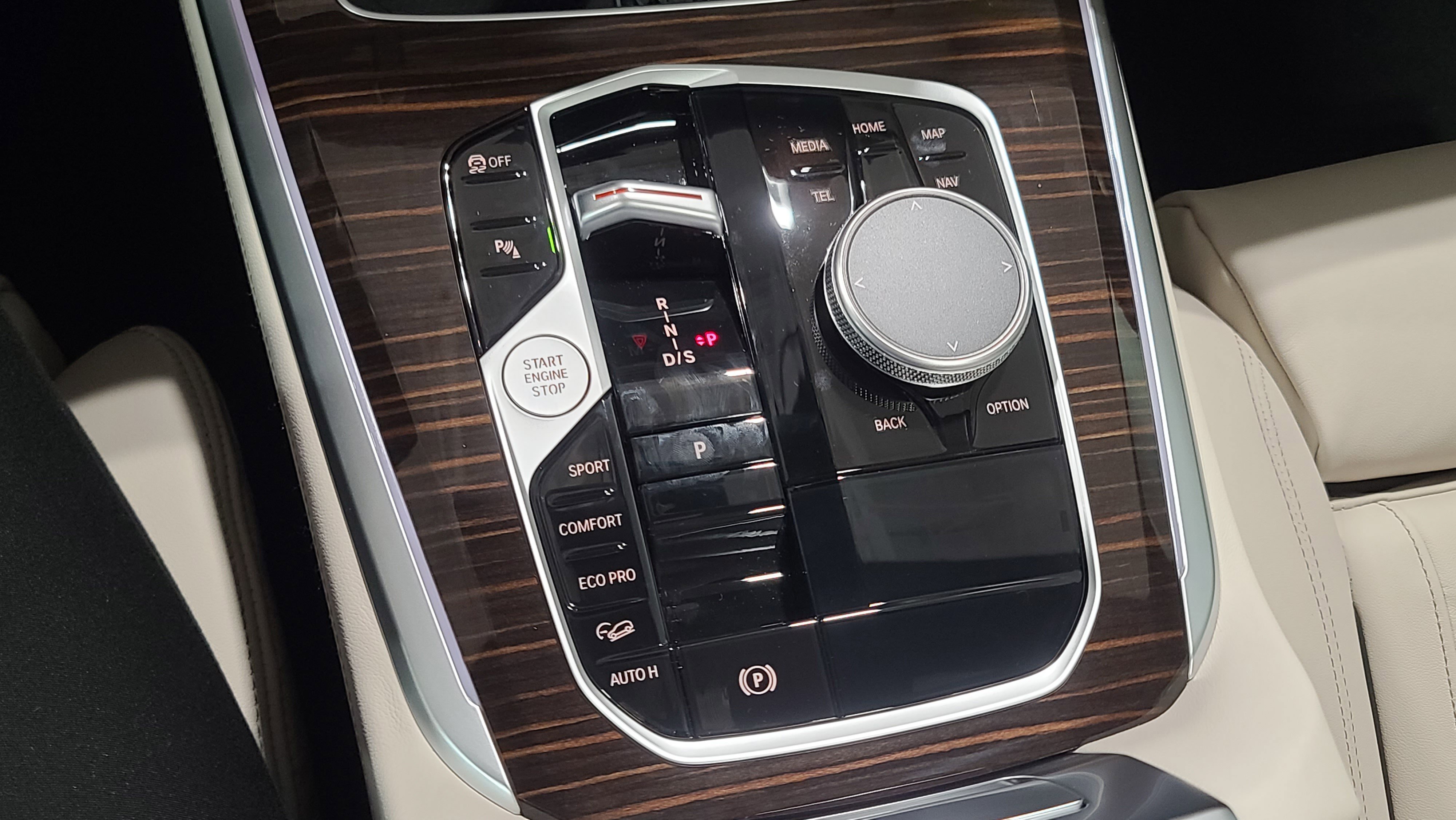 New 2026 BMW X5 xDrive40i w/ M Sport Package image 23