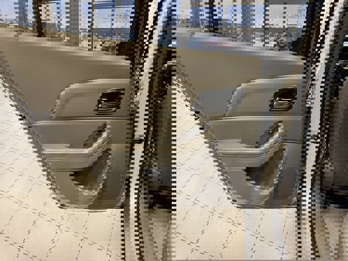 Used 2016 Chevrolet Malibu LT image 44