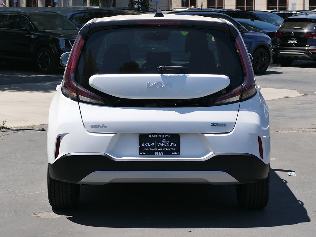 Used 2023 Kia Soul EX FWD image 5