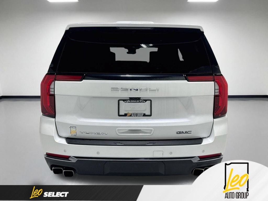 Used 2025 GMC Yukon Denali Ultimate AWD/4WD image 9