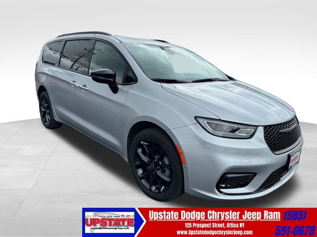 New 2026 Chrysler Pacifica Limited w/ S Appearance Package
