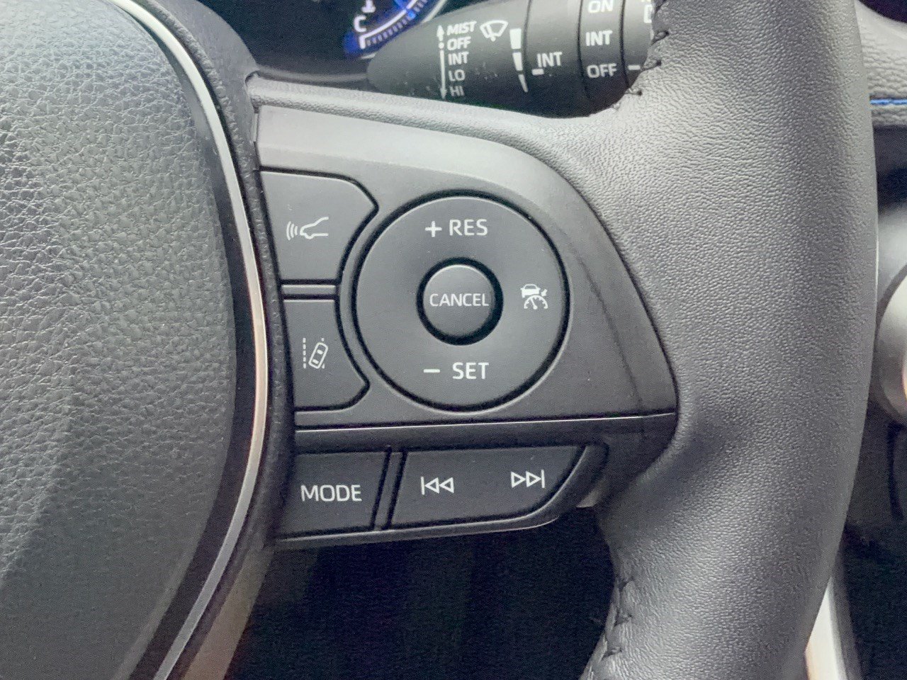 Used 2023 Toyota RAV4 XSE AWD/4WD image 19
