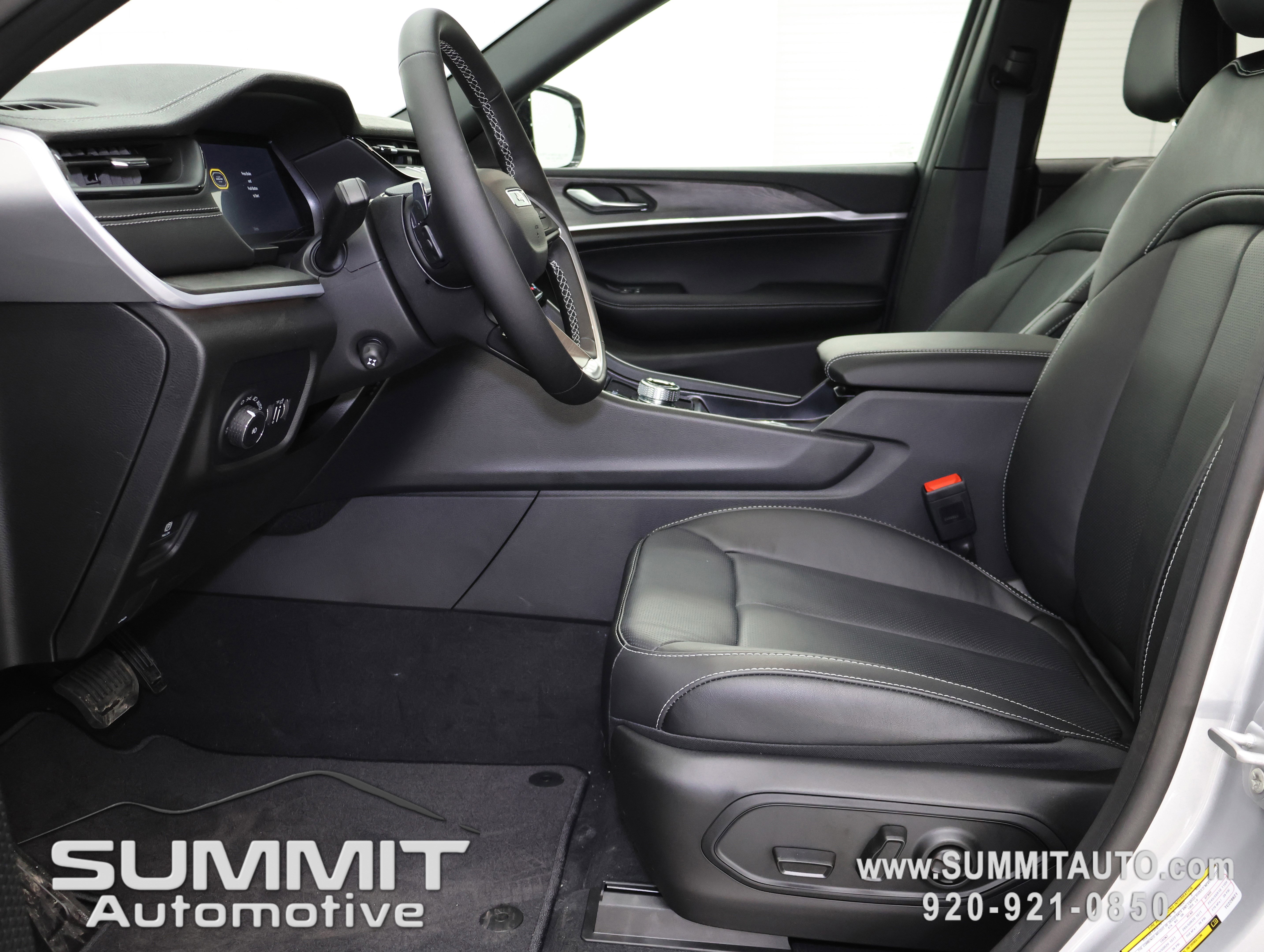 New 2026 Jeep Grand Cherokee Limited Reserve image 8