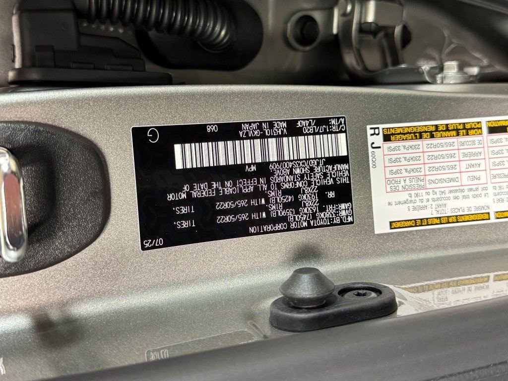 New 2025 Lexus LX 700h Luxury image 33