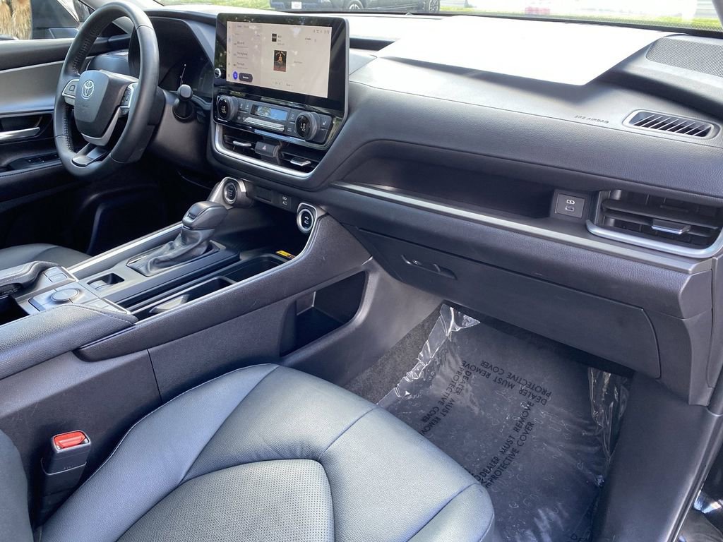 Certified 2025 Toyota Grand Highlander AWD image 17