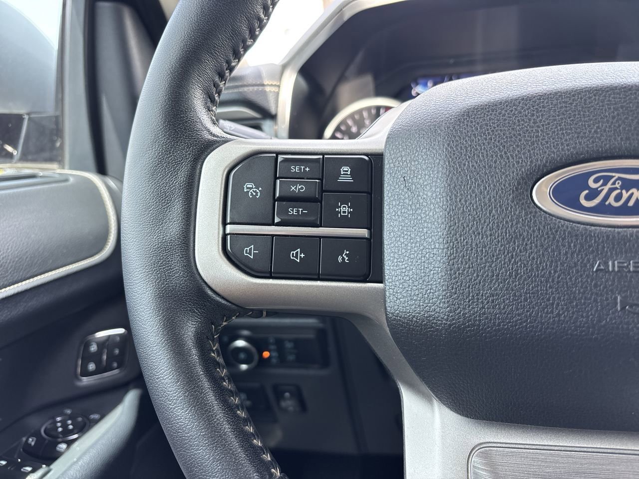 Certified 2022 Ford Expedition XLT RWD image 29