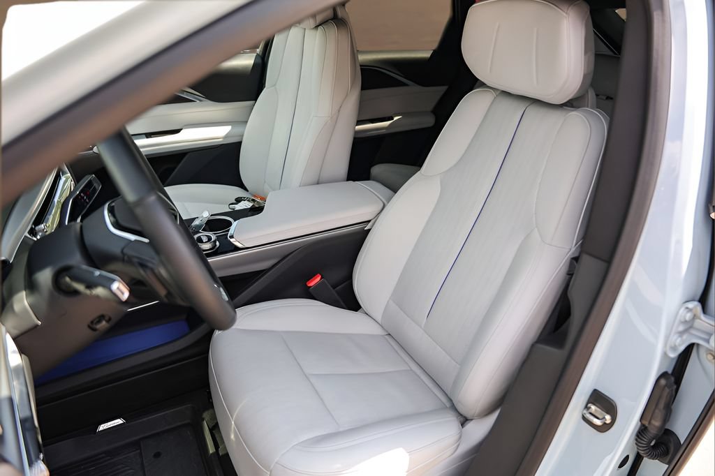 Certified 2024 Cadillac Lyriq Sport w/ LPO, Floor Liner Package AWD/4WD image 7