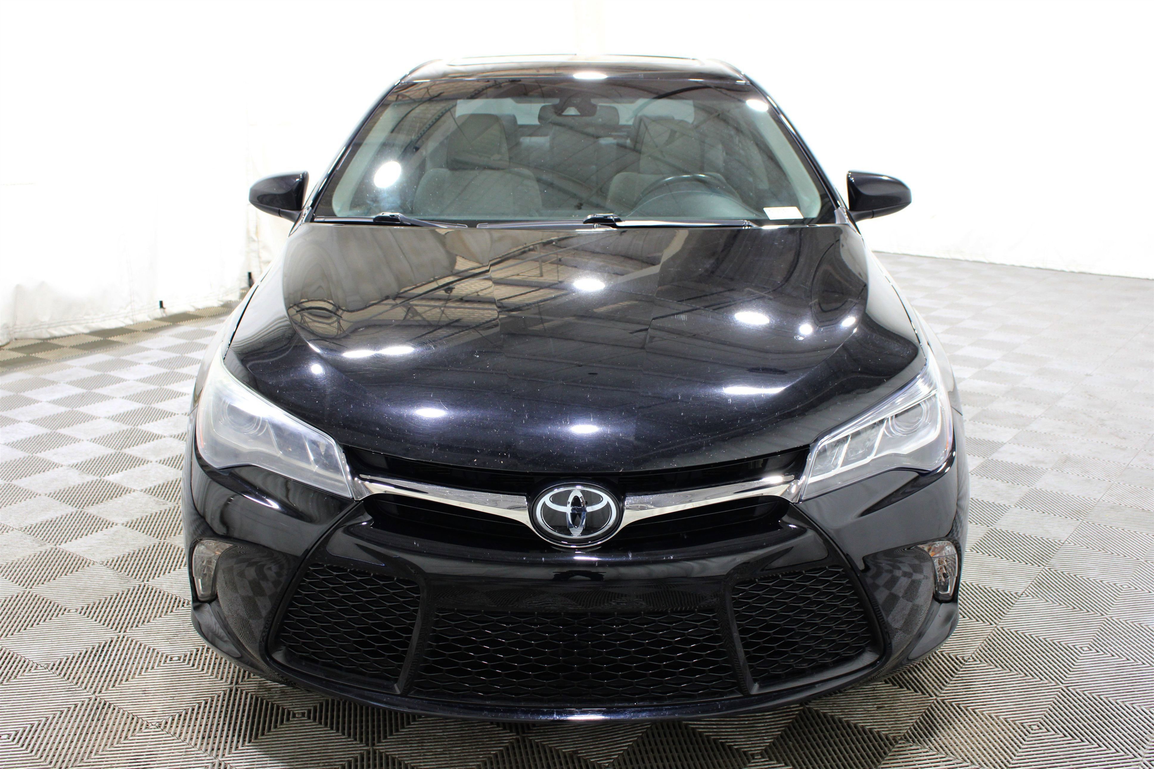 Used 2015 Toyota Camry XSE w/ Advanced Technology Package FWD image 36