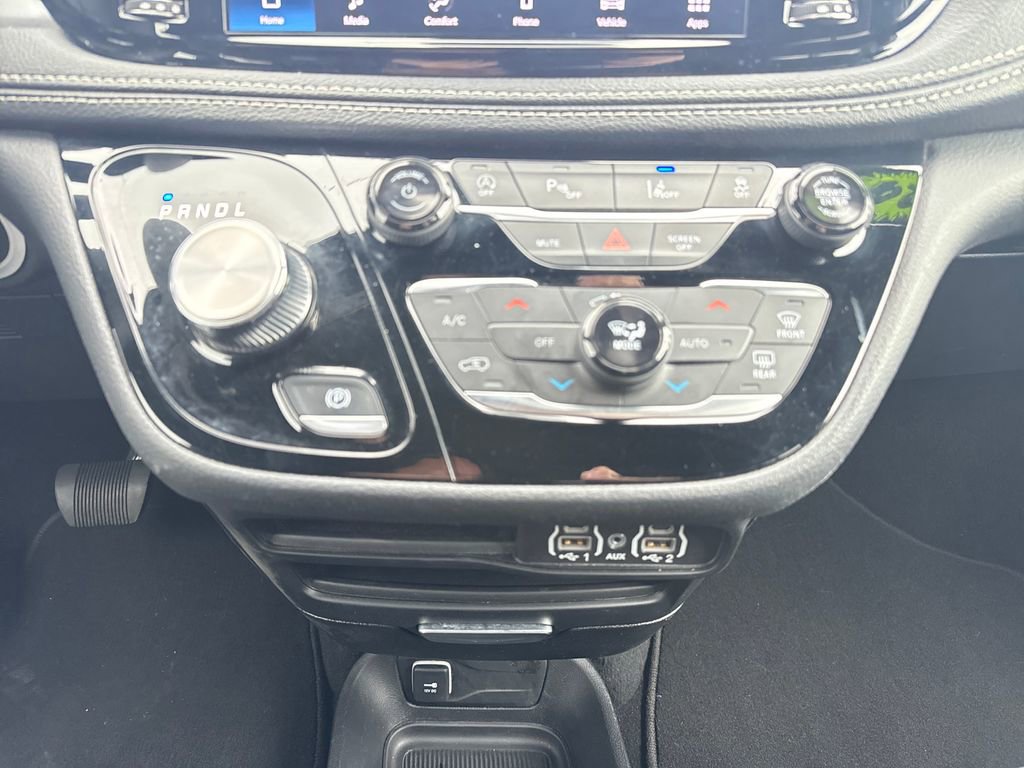 Used 2024 Chrysler Pacifica Touring image 20