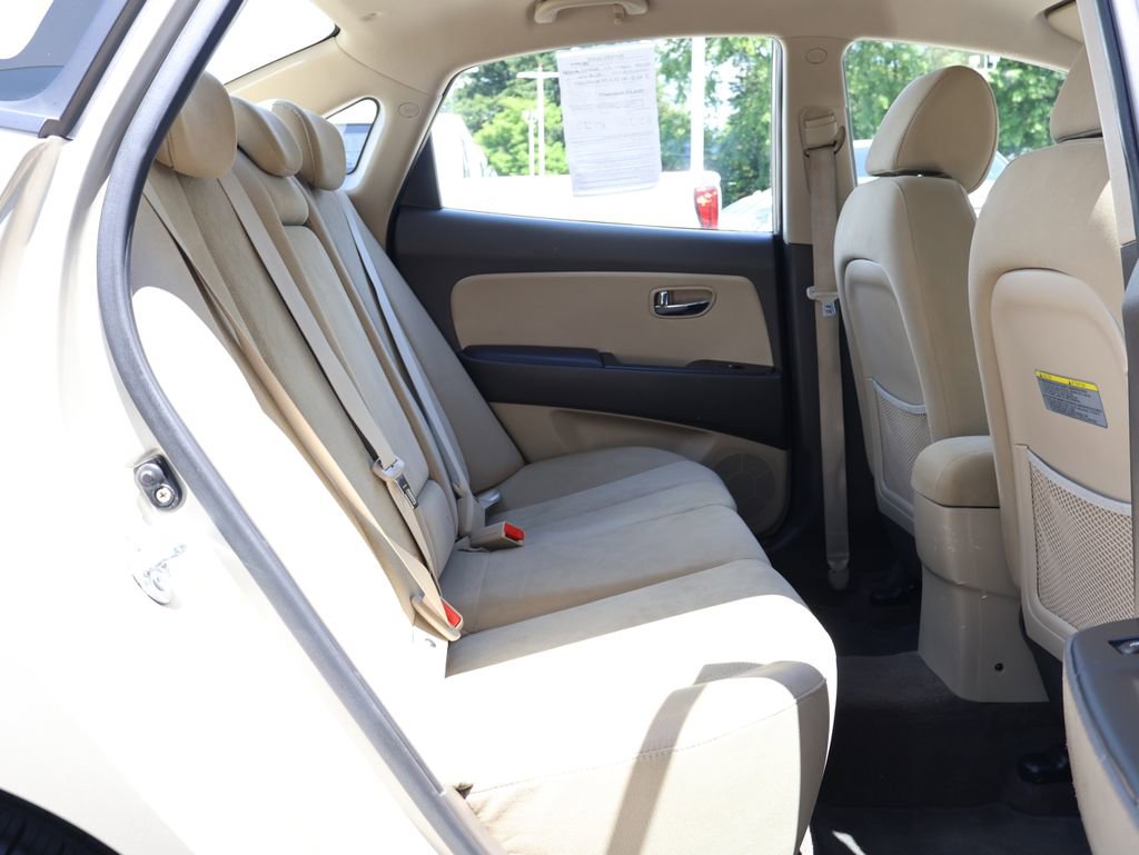 Used 2010 Hyundai Elantra GLS FWD image 25