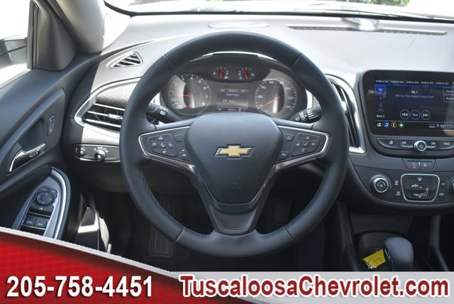Used 2025 Chevrolet Malibu RS FWD image 24