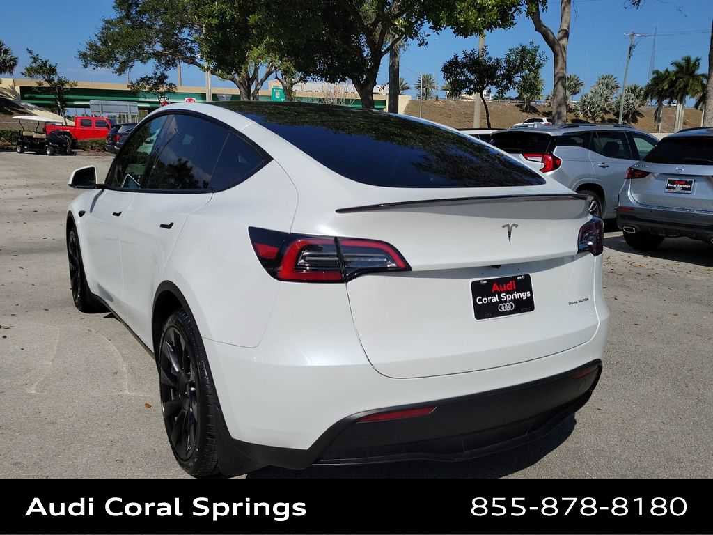 Used 2024 Tesla Model Y Long Range image 12