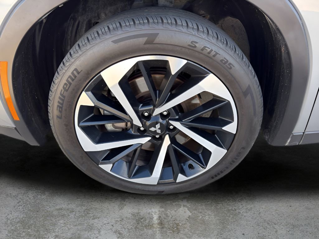 Used 2023 Mitsubishi Outlander SE FWD image 6