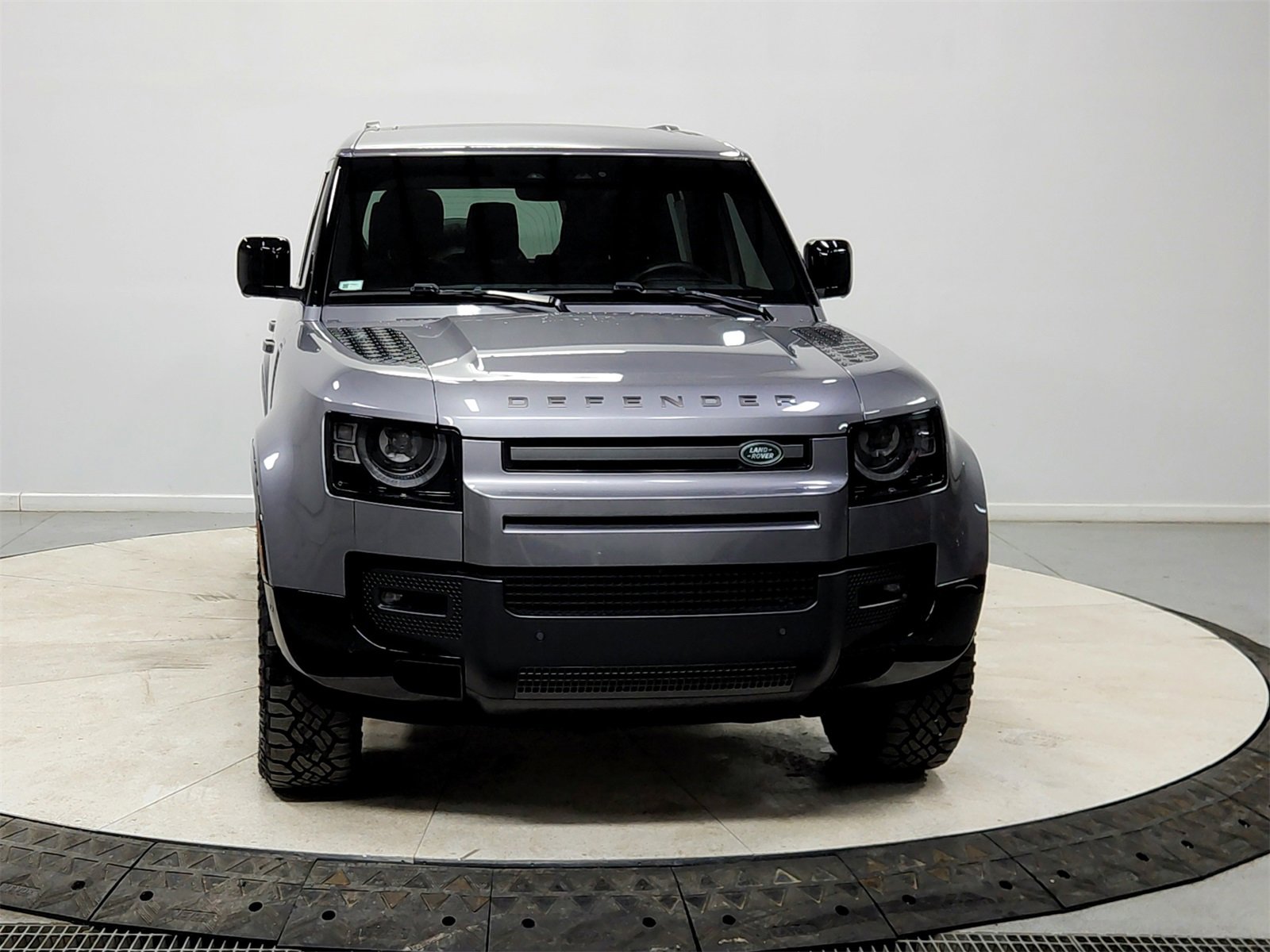 Used 2024 Land Rover Defender 130 Outbound image 2