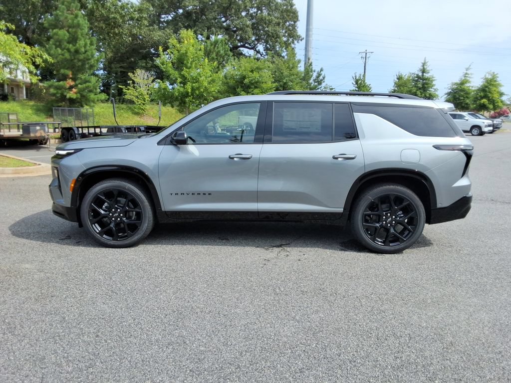 New 2026 Chevrolet Traverse RS w/ LPO, Floor Liner Package FWD image 8