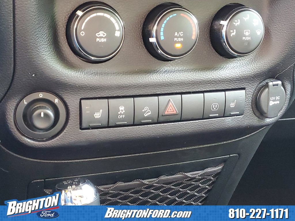 Used 2015 Jeep Wrangler Unlimited Sahara AWD/4WD image 23