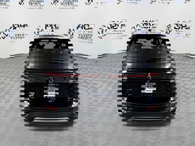 New 2026 Volkswagen Taos SEL image 8