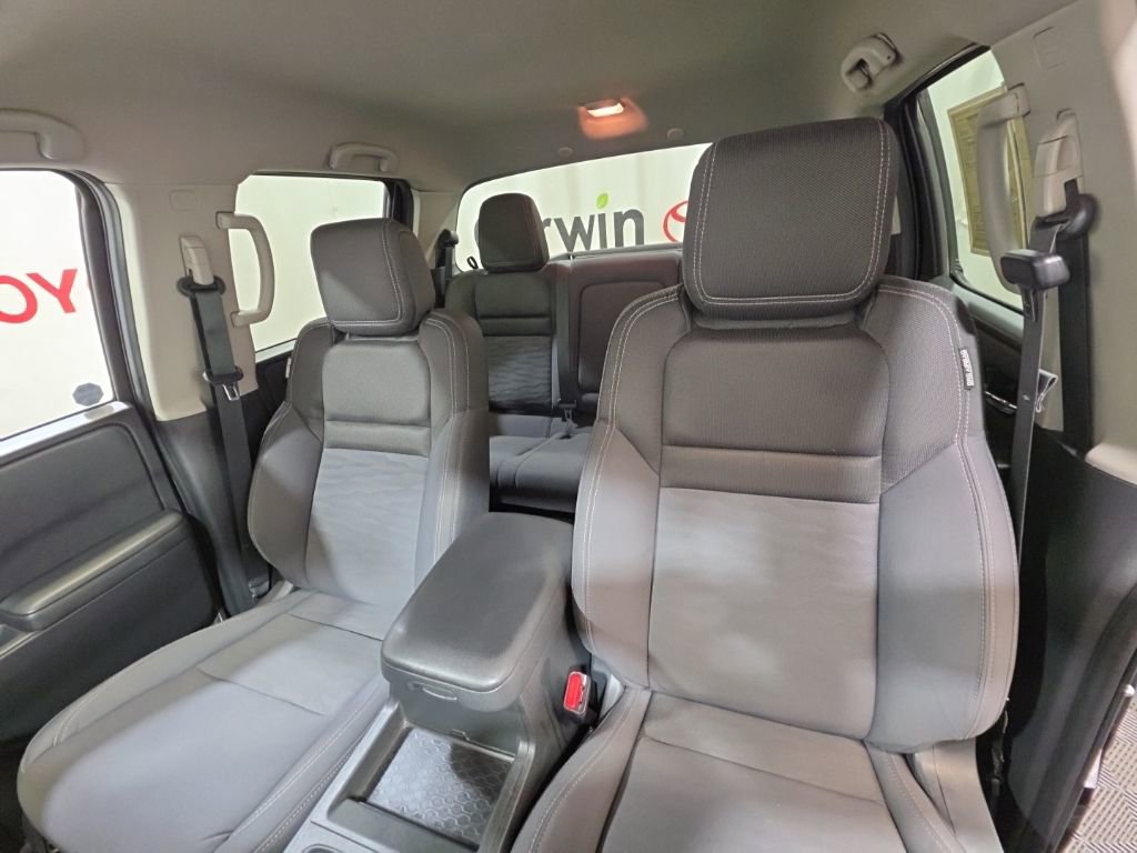 Used 2024 Nissan Frontier SV AWD/4WD image 23