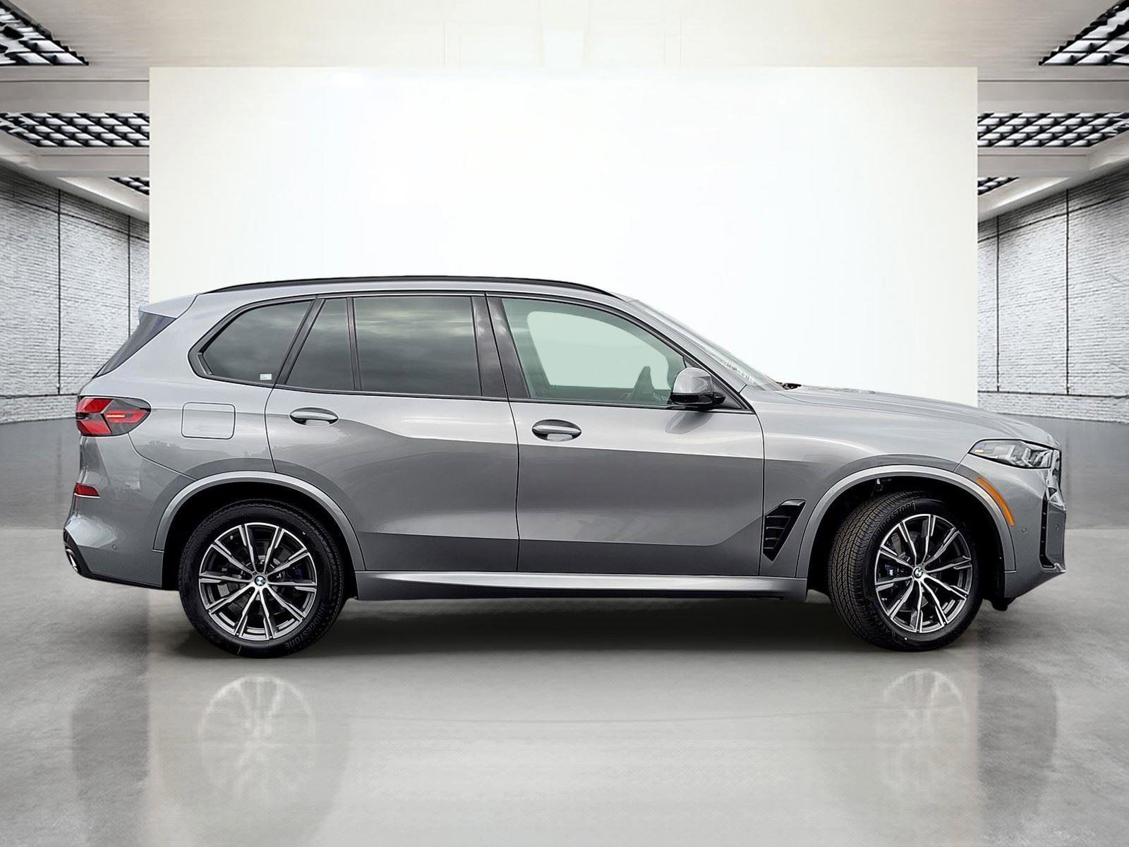 New 2026 BMW X5 xDrive40i w/ M Sport Package AWD/4WD image 5