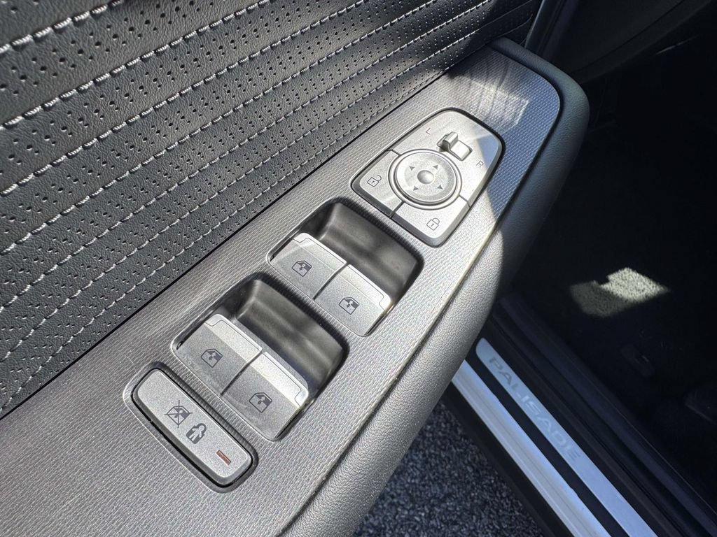 Certified 2024 Hyundai Palisade Calligraphy AWD/4WD image 18