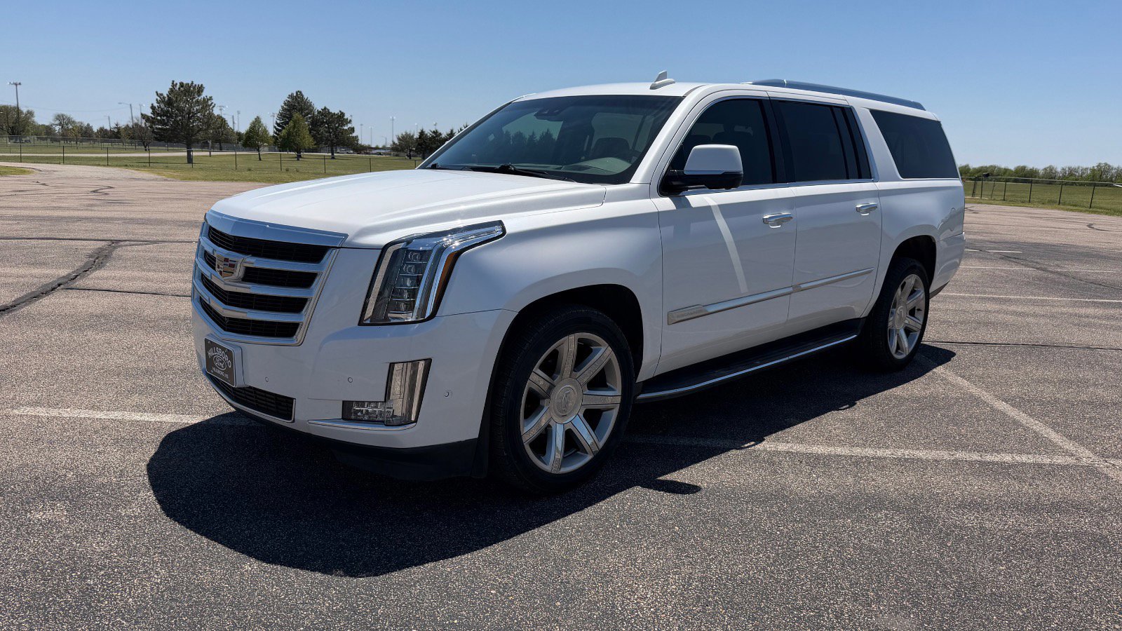 Used 2019 Cadillac Escalade ESV Luxury AWD/4WD image 14