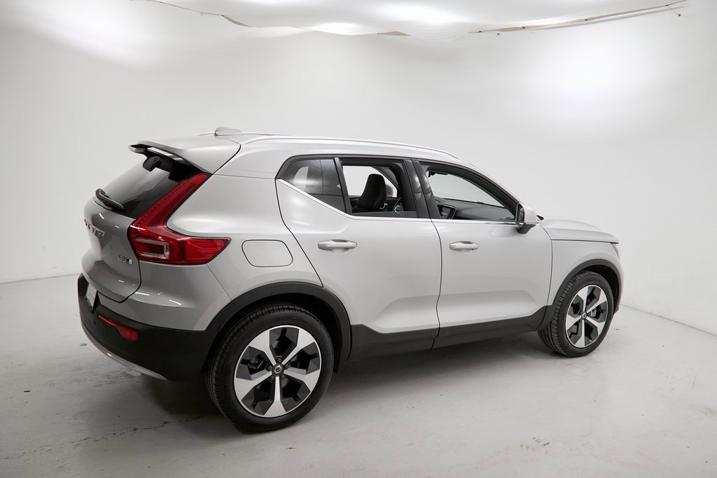 Used 2023 Volvo XC40 B5 Ultimate w/ Protection Package Premier image 9