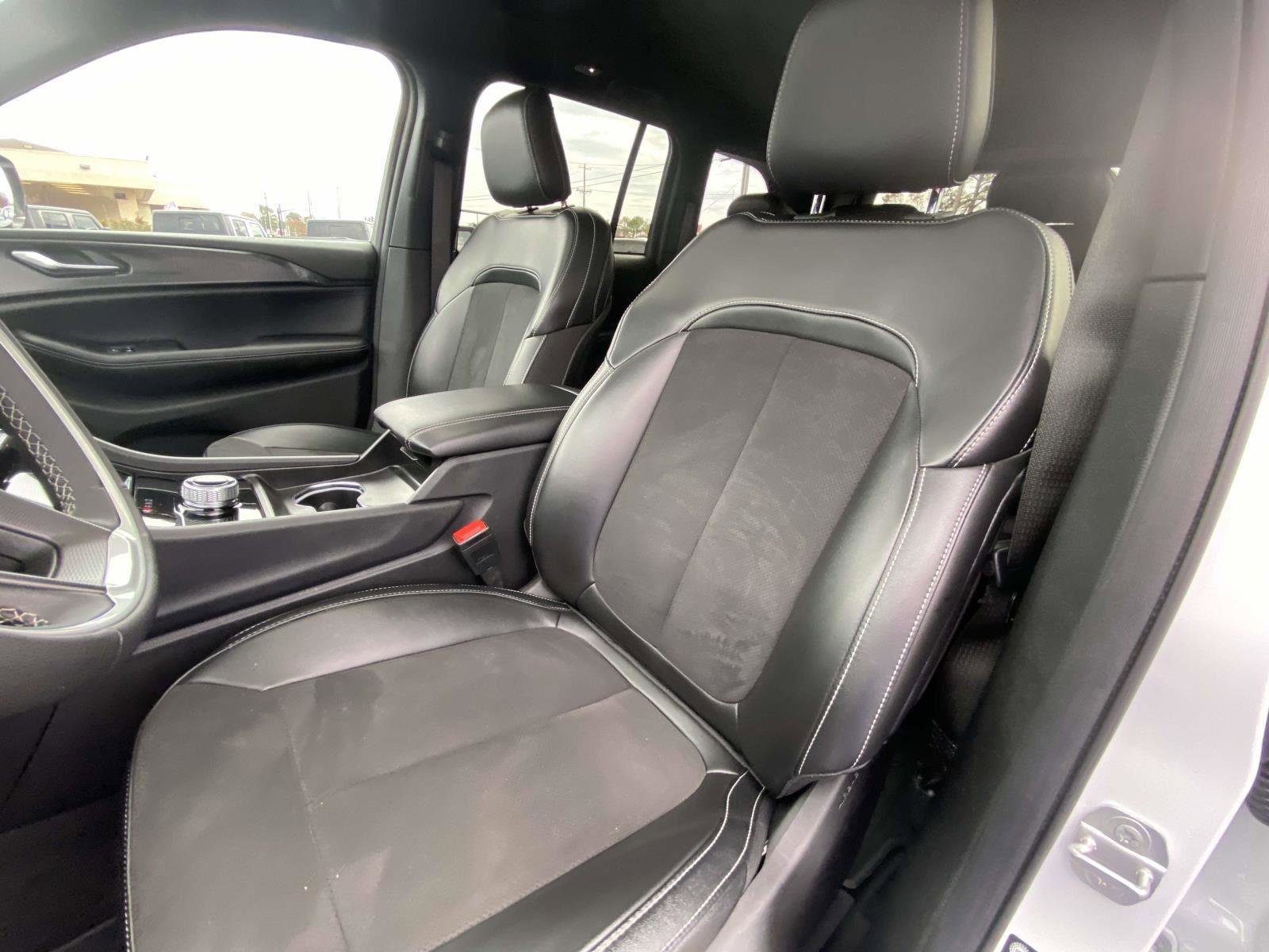 Certified 2024 Jeep Grand Cherokee Altitude image 14