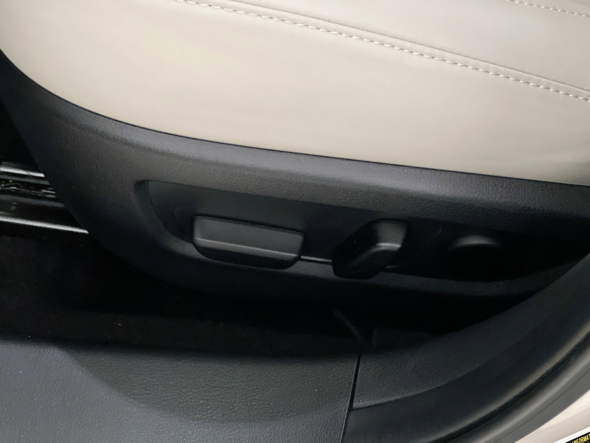 Used 2024 MAZDA CX-30 AWD 2.5 S w/ Preferred Package image 16